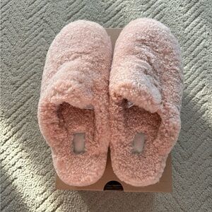 Brand NEW UGG Fuzzy Slippers Size 7
